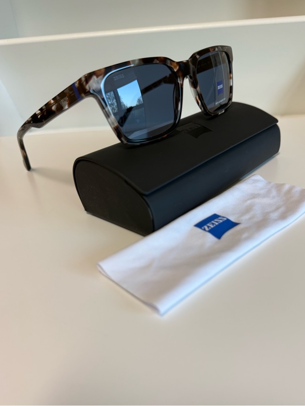 ZEISS Brown Grey Tortoise Sunglasses: Unisex, NEW
